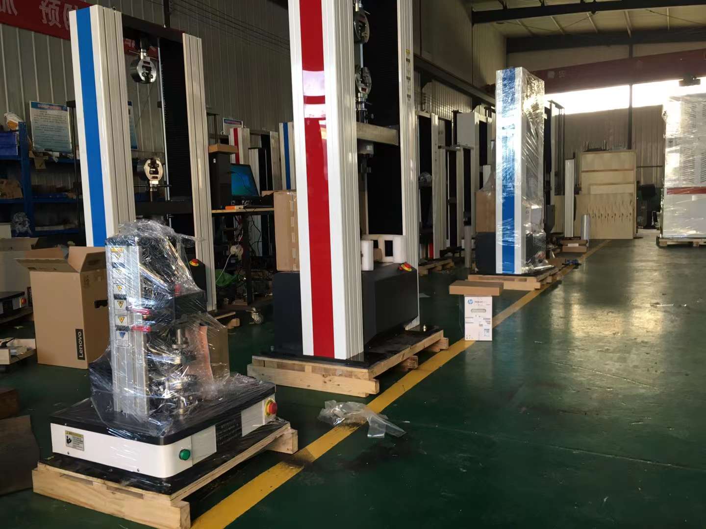 電子拉力試驗機車間實拍 電子拉力試驗機車間實拍